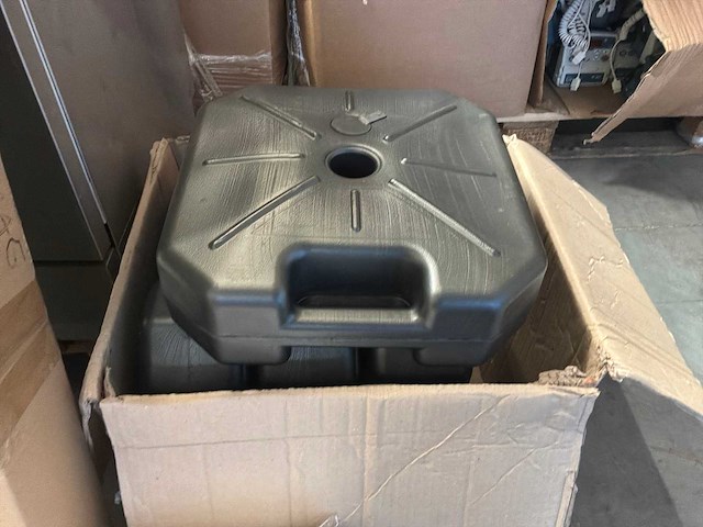 Beachvlagstokken en diverse (27x) - afbeelding 5 van  7