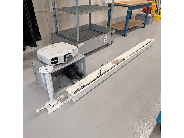 Beamer met projectiescherm epson, h824b - afbeelding 1 van  8