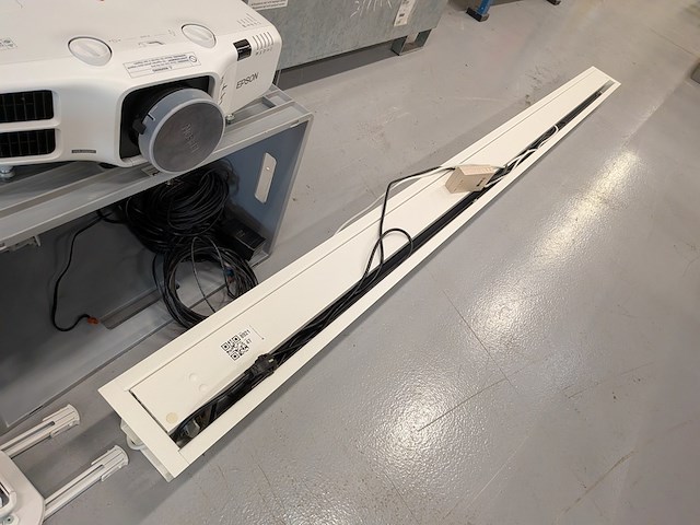 Beamer met projectiescherm epson, h824b - afbeelding 6 van  8