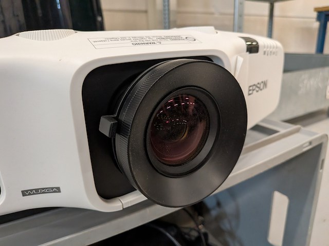 Beamer met projectiescherm epson, h824b - afbeelding 5 van  10