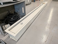 Beamer met projectiescherm epson, h824b - afbeelding 9 van  10