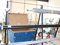 Beamerscherm met breedte 174 cm. - afbeelding 1 van  2