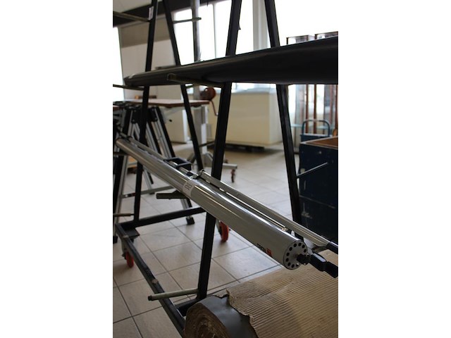 Beamerscherm nobo met breedte 174 cm. - afbeelding 2 van  2