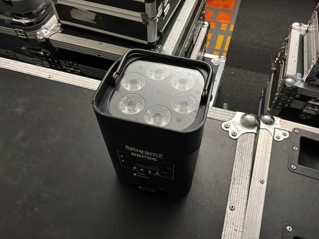 Beamz bbp96 oplaadbare led par (8x) - afbeelding 1 van  6