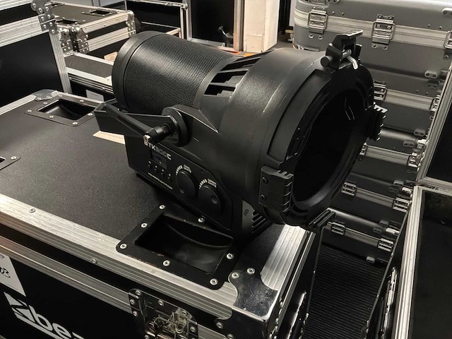 Beamz btk 200c led fresnell (2x) - afbeelding 2 van  6