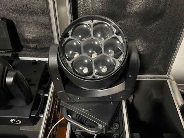 Beamz ignite 740 moving head (2x) - afbeelding 1 van  5