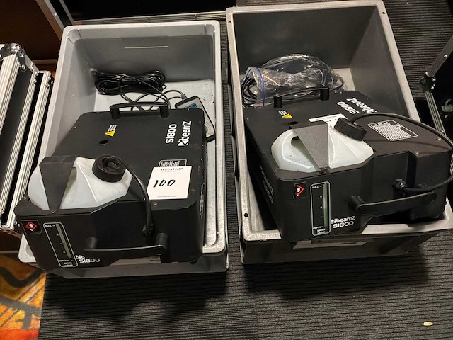 Beamz s1800 rookmachine (2x) - afbeelding 1 van  6