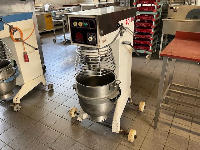 Bear 40l varimixer spiraalkneder - afbeelding 1 van  5