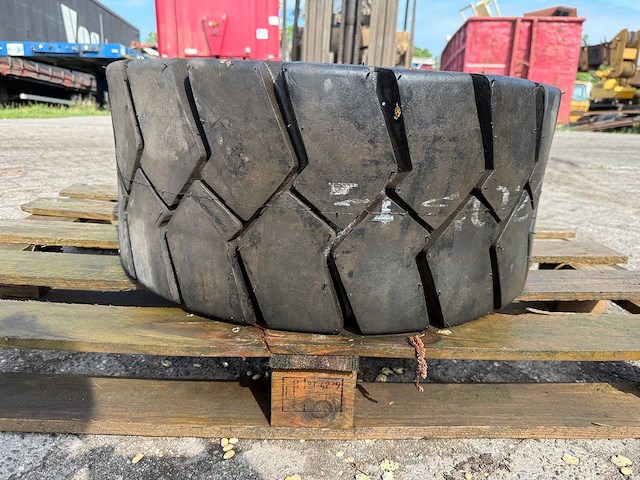 Bearcat - band 28x12.5-15 - afbeelding 8 van  9