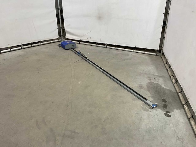 Becker - bom 600 - garagedeur opener electrisch - afbeelding 1 van  6