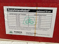 Becker aeromat mais zaaimachine, 8-rijig - afbeelding 3 van  13