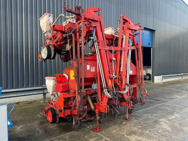 Becker aeromat mais zaaimachine, 8-rijig - afbeelding 6 van  13