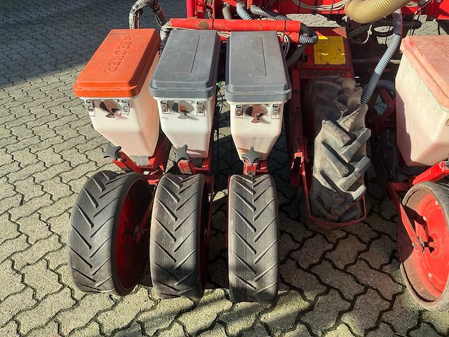 Becker aeromat precisie zaaimachine - afbeelding 8 van  39