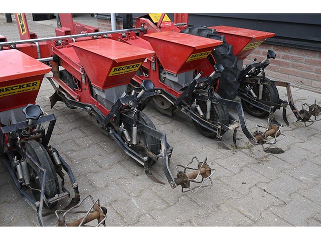 Becker centra super 6-rijige - precisiezaaimachine - afbeelding 2 van  14