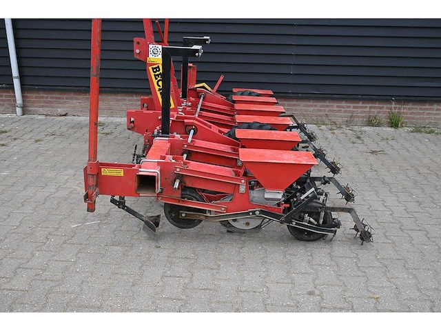 Becker centra super 6-rijige - precisiezaaimachine - afbeelding 7 van  14
