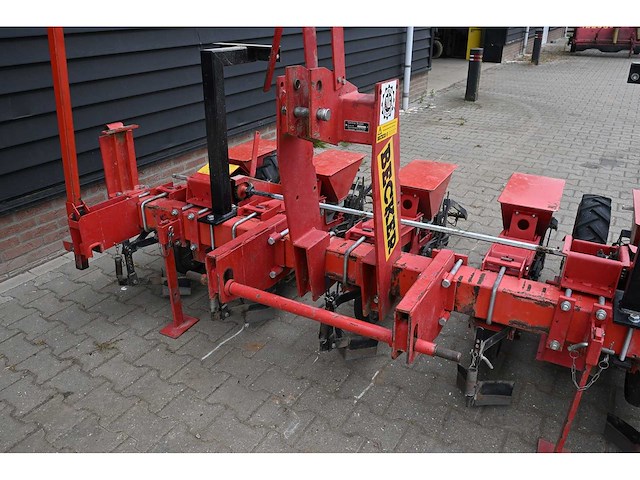 Becker centra super 6-rijige - precisiezaaimachine - afbeelding 9 van  14