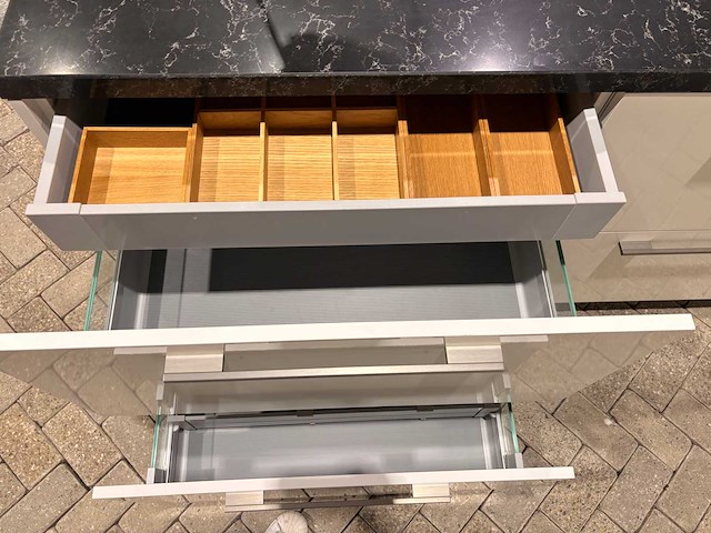 Beckermann - showroomkeuken met atag/pelgrim apparatuur - afbeelding 10 van  44