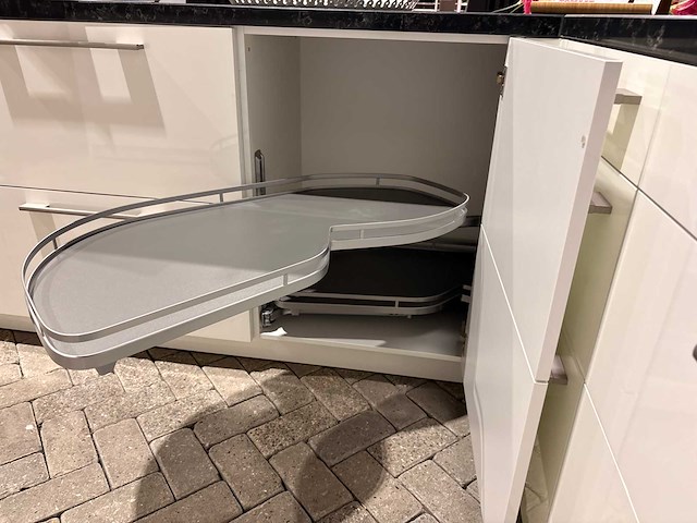 Beckermann - showroomkeuken met atag/pelgrim apparatuur - afbeelding 44 van  44