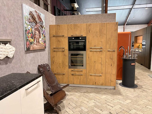 Beckermann - showroomkeuken met atag/pelgrim apparatuur - afbeelding 8 van  44