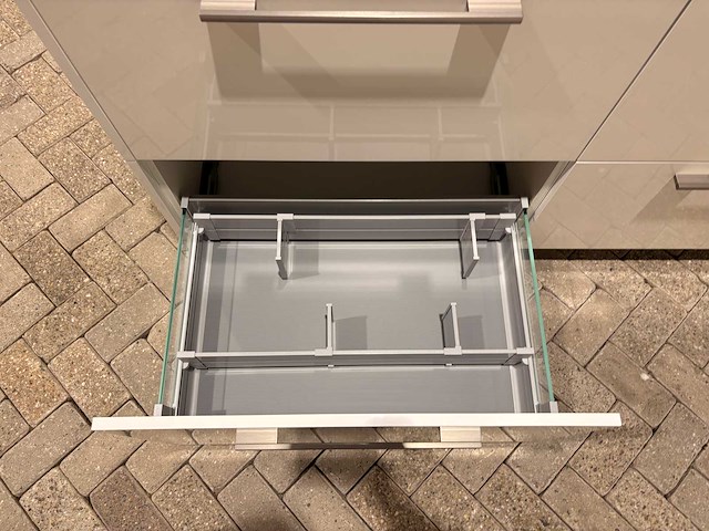 Beckermann - showroomkeuken met atag/pelgrim apparatuur - afbeelding 9 van  44