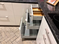 Beckermann - showroomkeuken met atag/pelgrim apparatuur - afbeelding 3 van  44