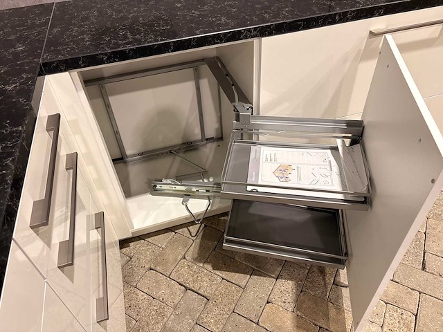 Beckermann - showroomkeuken met atag/pelgrim apparatuur - afbeelding 15 van  44