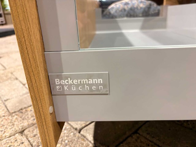 Beckermann - showroomkeuken met atag/pelgrim apparatuur - afbeelding 34 van  44