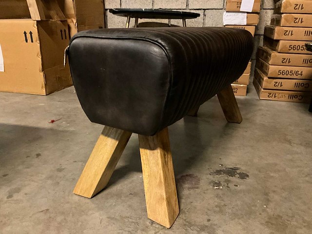 Beckett brede lederen kruk - afbeelding 7 van  8