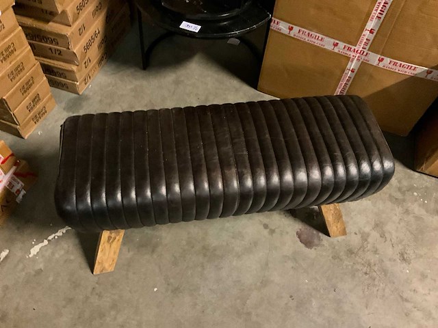 Beckett brede lederen kruk - afbeelding 6 van  8