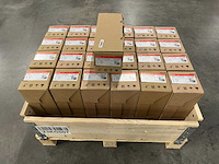 Beckhoff - am8113-0f20-0000 - servomotoren 25x - afbeelding 1 van  5