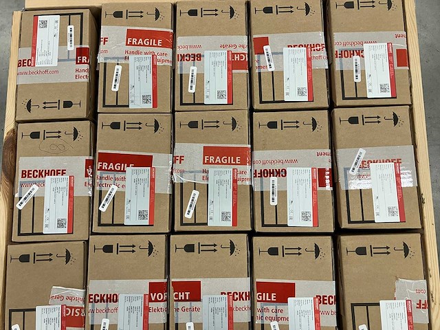Beckhoff - am8131-0f20-0000/ple - partij servomotoren 25x - afbeelding 2 van  4