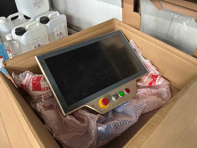 Beckhoff cp3918-1027-0010 touchscreen bedieningspaneel - afbeelding 1 van  3