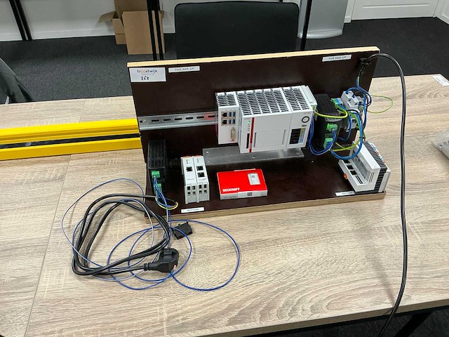 Beckhoff diverse onderdelen - afbeelding 1 van  8