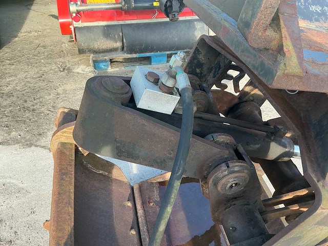 Beco - bakker - 1995 - ophangplaat div 083 - knijpbakken (2x) - afbeelding 10 van  18