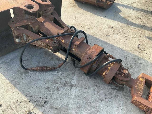 Beco - bakker - 1995 - ophangplaat div 083 - knijpbakken (2x) - afbeelding 13 van  18