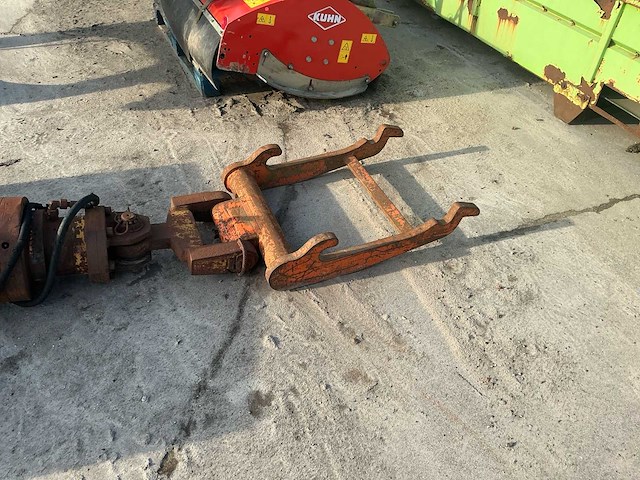 Beco - bakker - 1995 - ophangplaat div 083 - knijpbakken (2x) - afbeelding 5 van  18