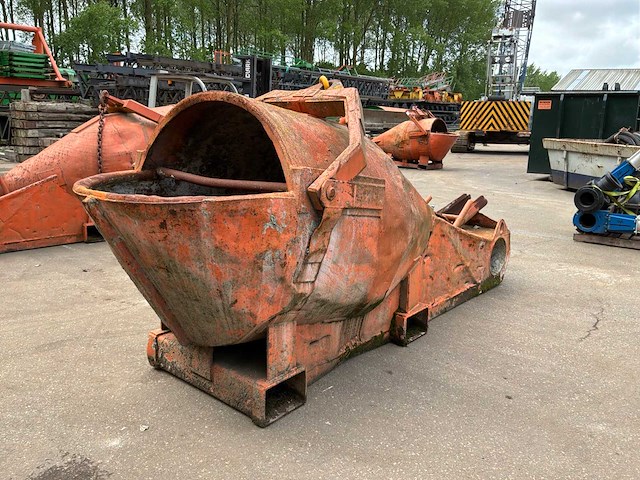 Beco kub2000 betonkubel - afbeelding 1 van  7