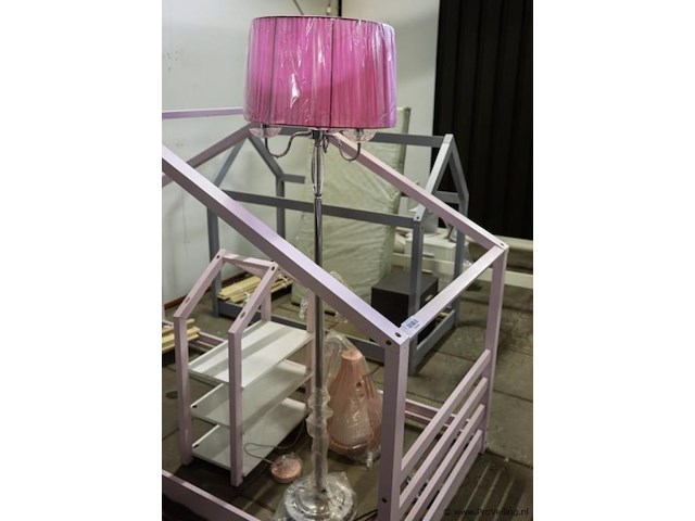 Bed incl. lattenbodem, kast, hanglamp & vloerlamp - afbeelding 3 van  6