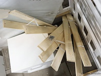 Bed incl. lattenbodem, matras, nachtkastjes (2x), hanglamp & wandrekjes (3x) - afbeelding 2 van  5
