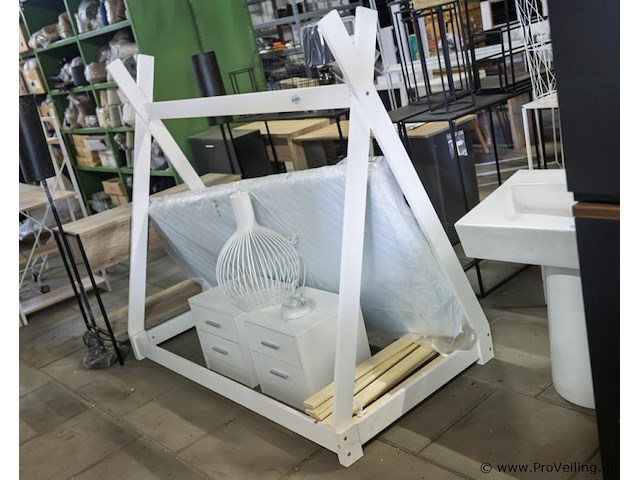 Bed incl. lattenbodem, matras, nachtkastjes (2x) & hanglamp - afbeelding 2 van  2