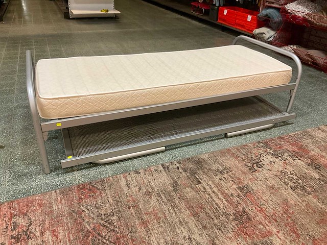 Bed met logeerfunctie - afbeelding 1 van  5
