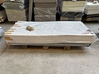 Bed met matras - afbeelding 4 van  7
