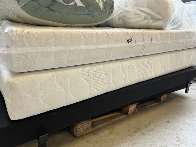 Bed met twee matrassen 180x200 cm - afbeelding 4 van  6