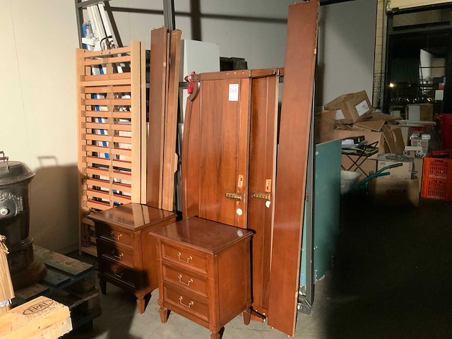 Bed + nachtkastjes - afbeelding 1 van  5