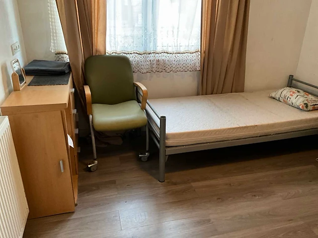 Bedden en kasten - afbeelding 4 van  4