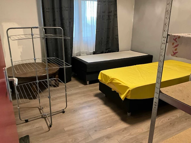 Bedden en kasten - afbeelding 1 van  2