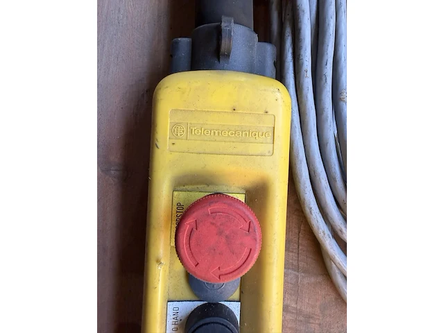 Bedieningspendel, schneider electric, xac-a 08, geel, ip65 – met kabel - afbeelding 2 van  3