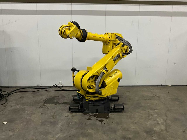 Bedieningsrobot & besturingskast - fanuc - r-2000ia, 165f - industrieel robot - 2002 - afbeelding 1 van  5