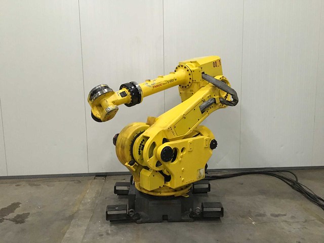 Bedieningsrobot & besturingskast - fanuc - s-430iw - industrieel robot - 2000 - afbeelding 2 van  5
