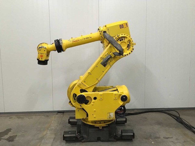 Bedieningsrobot & besturingskast - fanuc - s-430iw - industrieel robot - 2000 - afbeelding 1 van  5